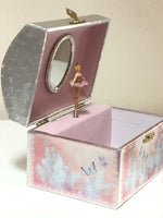 Load image into Gallery viewer, Vintage Inspired Ballerina Musical Jewellery Box
