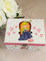 Load image into Gallery viewer, Princess On Her Throne Musical Jewellery Box
