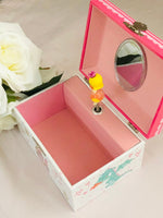 Load image into Gallery viewer, Princess On Her Throne Musical Jewellery Box
