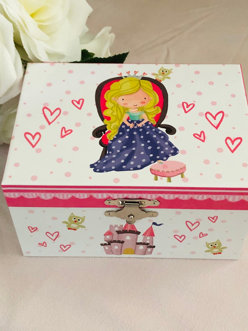 Princess On Her Throne Musical Jewellery Box